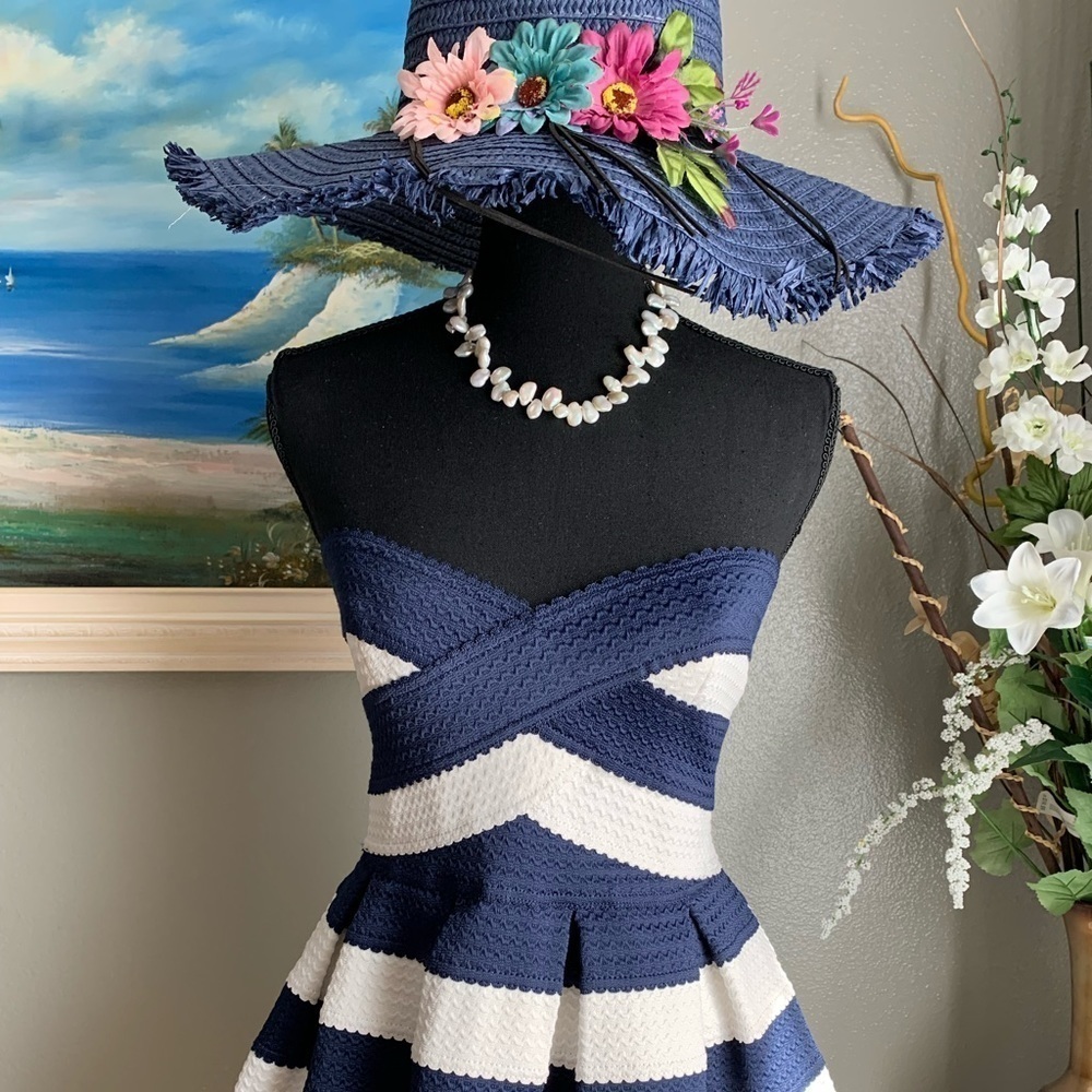 Sans Souci White Blue Stripe Dress Size Small - Picture 3 of 16